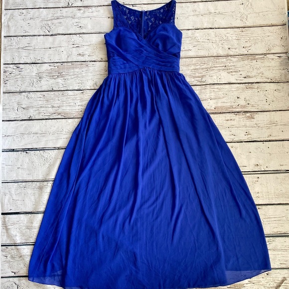 Jasmine Dresses & Skirts - Jasmine B2 bridesmaids dress